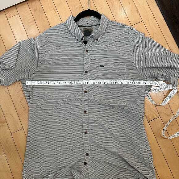 HURLEY Stretch Fit Short Sleeve Button Down Shirt Size Large - Picture 12 of 12
